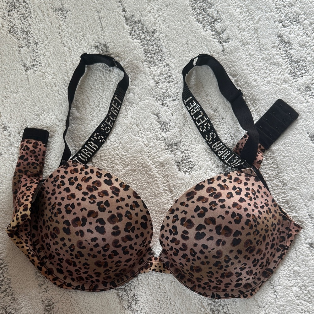 Victoria’s Secret bra 36C rhinestone new cheetah
